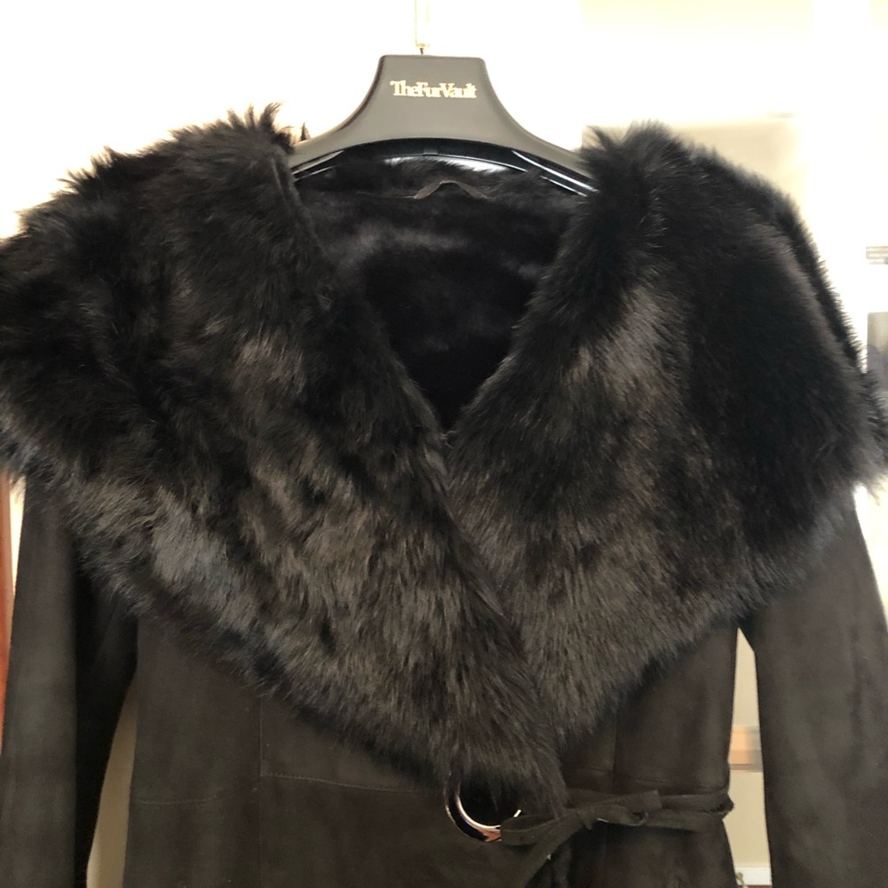 Shearling Lamb Fur Coat with Hood - Picture 3 of 11